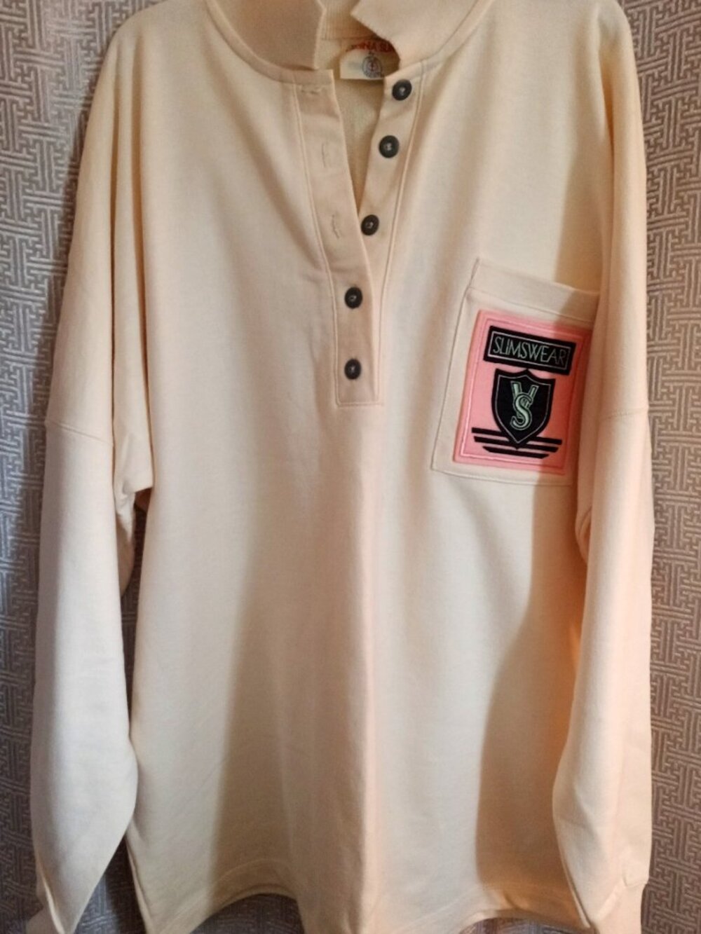 Collectable Vintage Virginia Slim Long Sleeve Sweatshirt